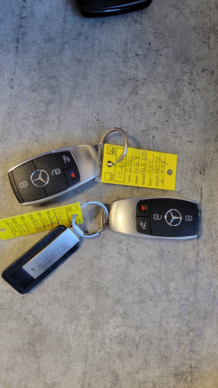 Used 2021 Mercedes-Benz GLE 350 w/ Premium Package image 32