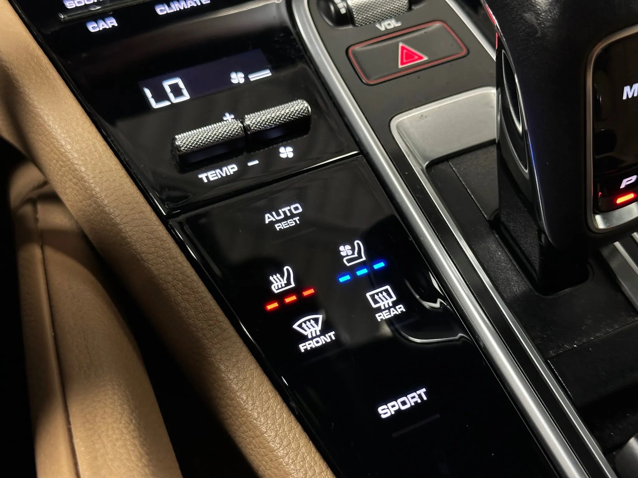 Used 2022 Porsche Cayenne Platinum Edition w/ Premium Package Plus image 45