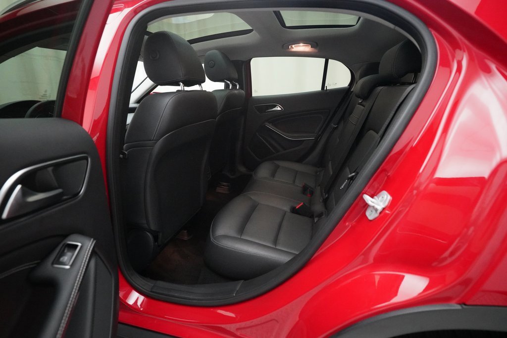 Used 2015 Mercedes-Benz GLA 250 4MATIC image 16