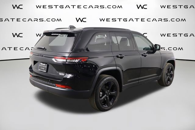 Used 2025 Jeep Grand Cherokee Altitude AWD/4WD image 51