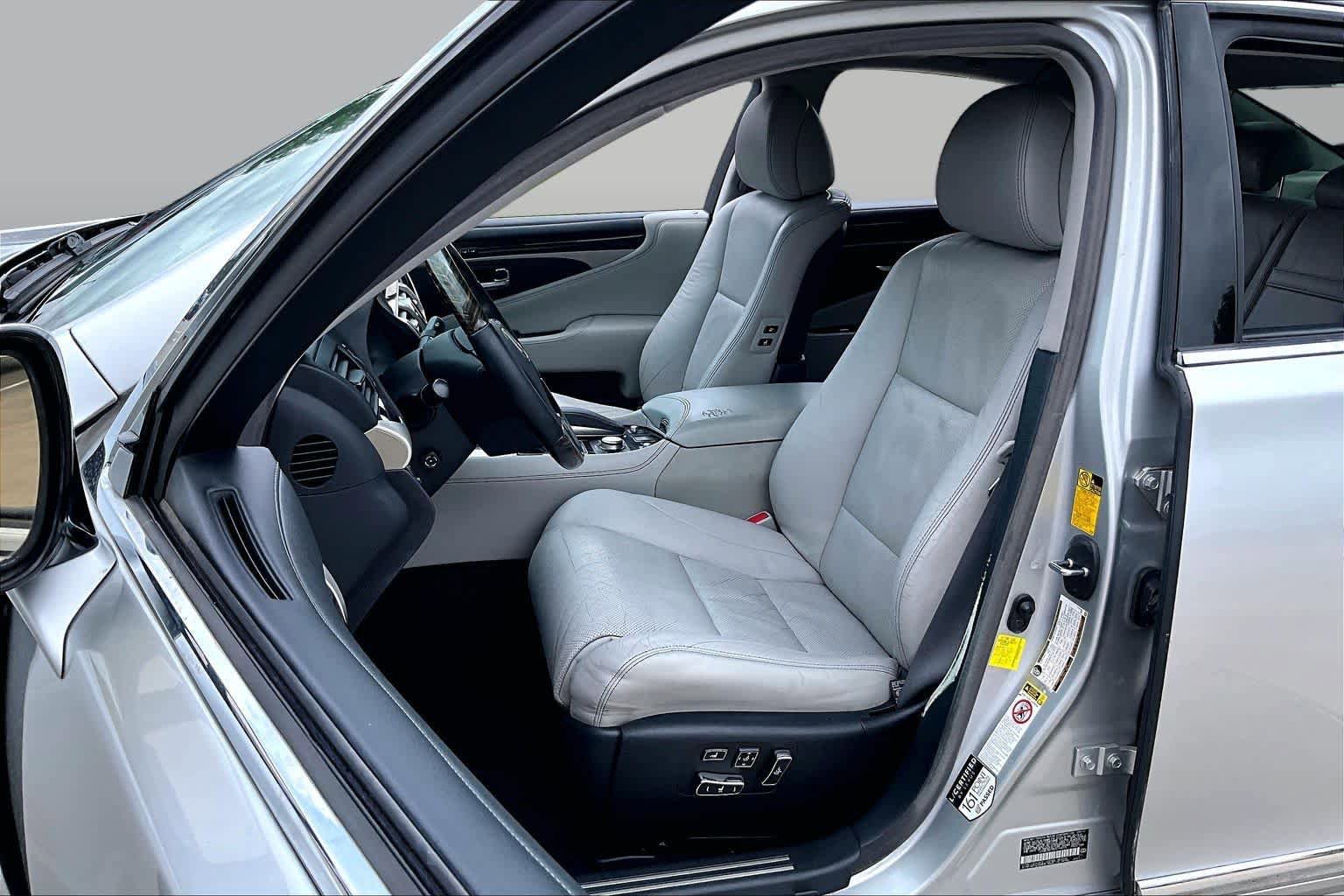 Used 2013 Lexus LS 460 w/ Comfort Pkg RWD image 7