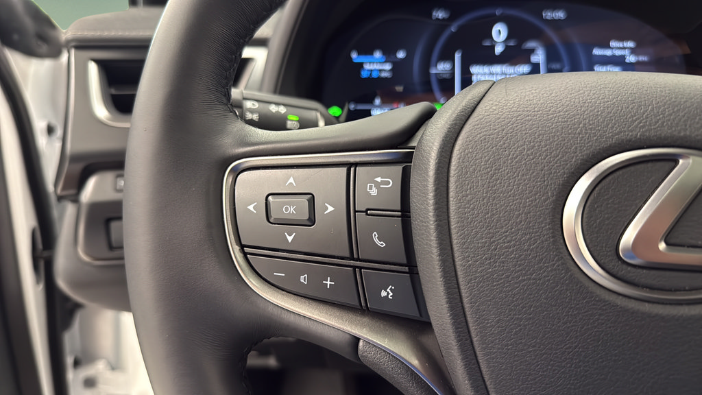 Used 2025 Lexus UX 300h AWD w/ Accessory Package (Z1) image 23