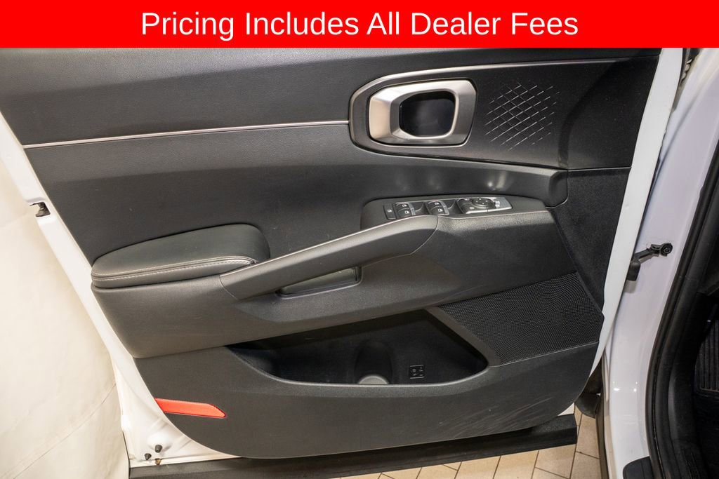 Used 2021 Kia Sorento LX FWD image 12