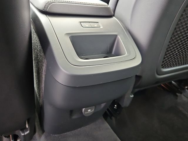 Used 2024 Volvo XC60 B5 Plus image 16