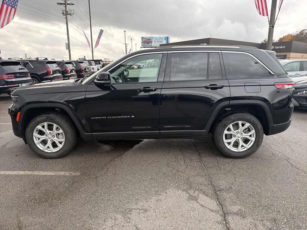 Used 2023 Jeep Grand Cherokee Limited image 9