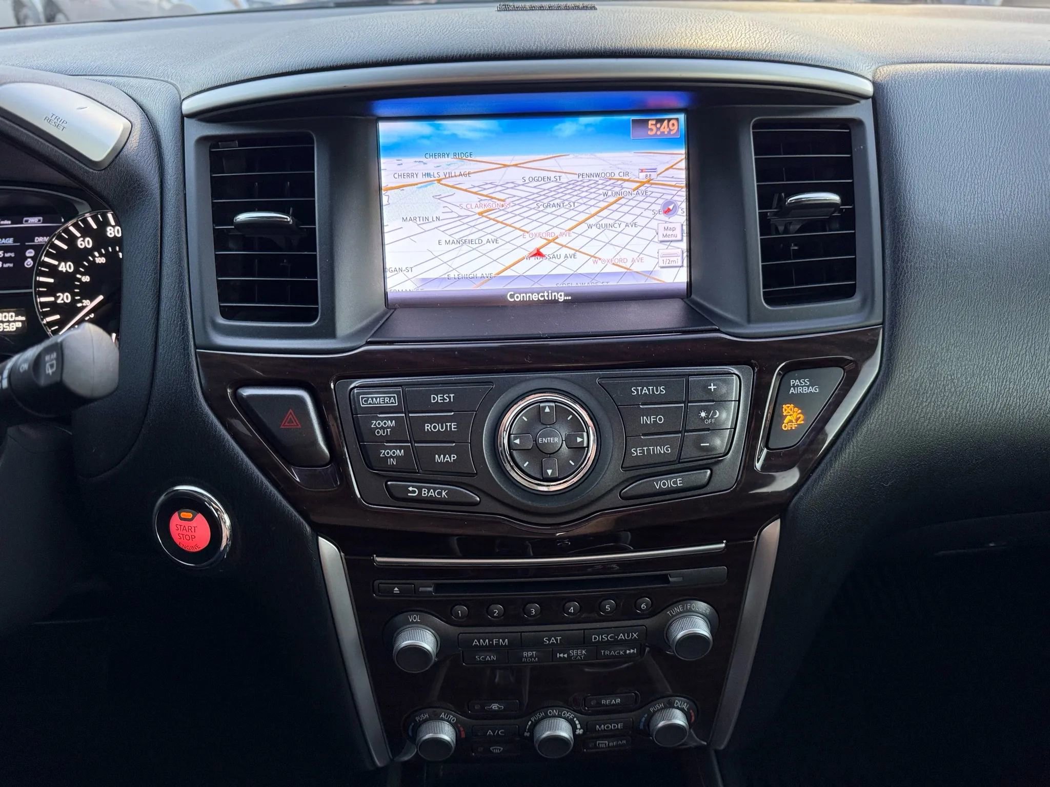 Used 2014 Nissan Pathfinder Platinum w/ Platinum Premium Package image 33