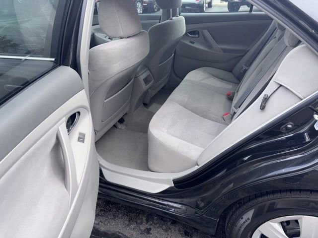 Used 2010 Toyota Camry LE FWD image 16