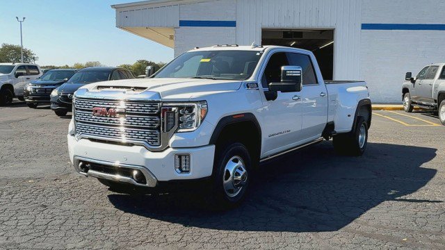 Certified 2023 GMC Sierra 3500 Denali w/ Denali Ultimate Package image 4