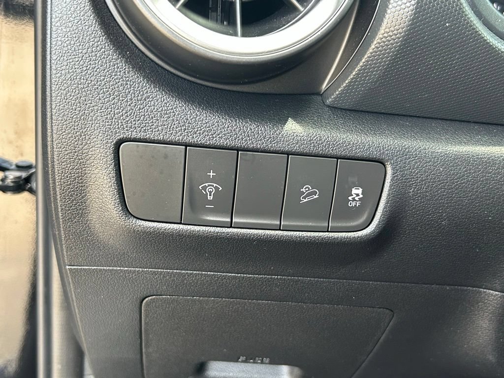 Used 2023 Hyundai Kona SE w/ Cargo Package FWD image 20