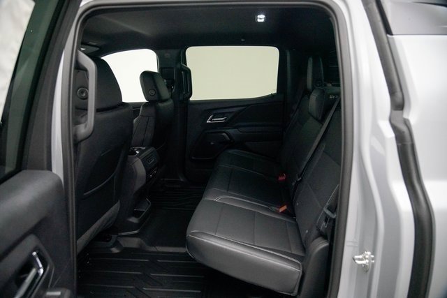 New 2025 Chevrolet Silverado EV LT image 24