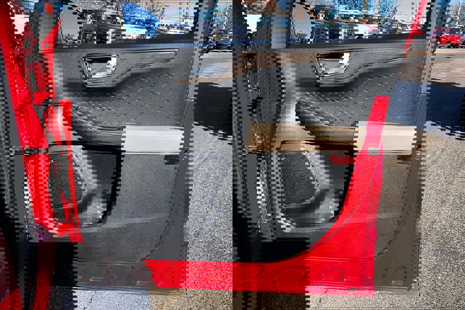 Used 2020 Ford Escape Titanium image 22