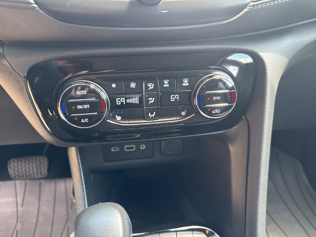Used 2023 Buick Encore GX Select w/ Sport Touring Package image 29