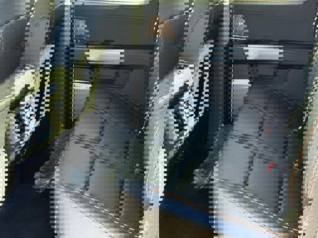 New 2026 Ford F250 Lariat w/ Black Appearance Package image 7