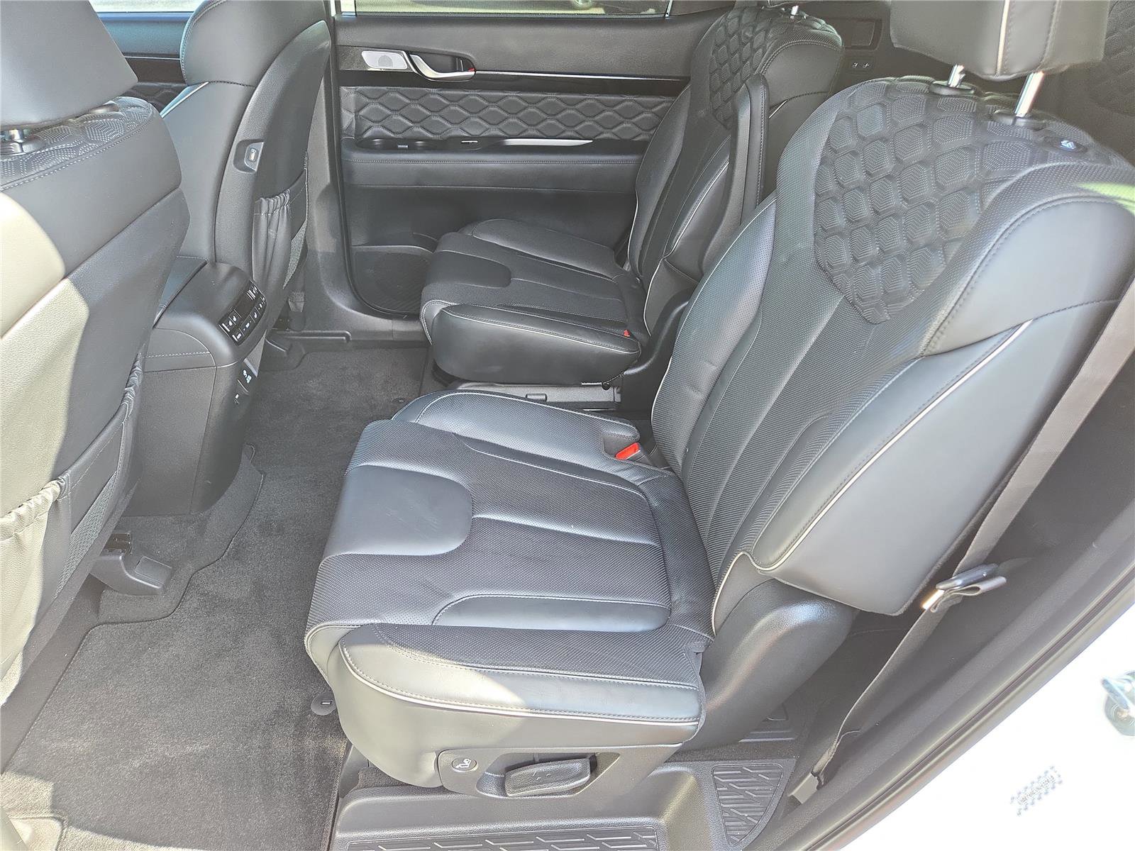 Used 2022 Hyundai Palisade Calligraphy image 18