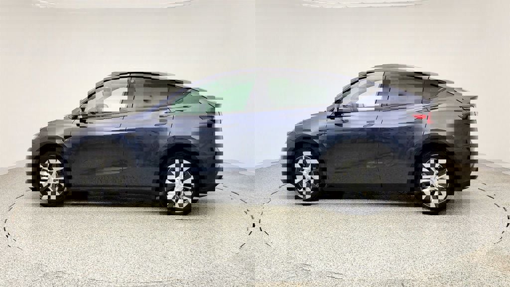 Used 2023 Tesla Model Y Long Range image 8