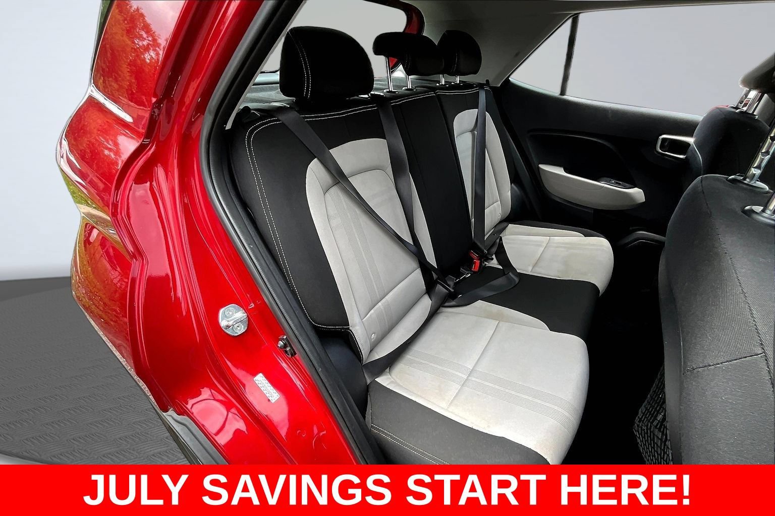 Used 2021 Hyundai Venue SEL w/ Premium Package FWD image 26