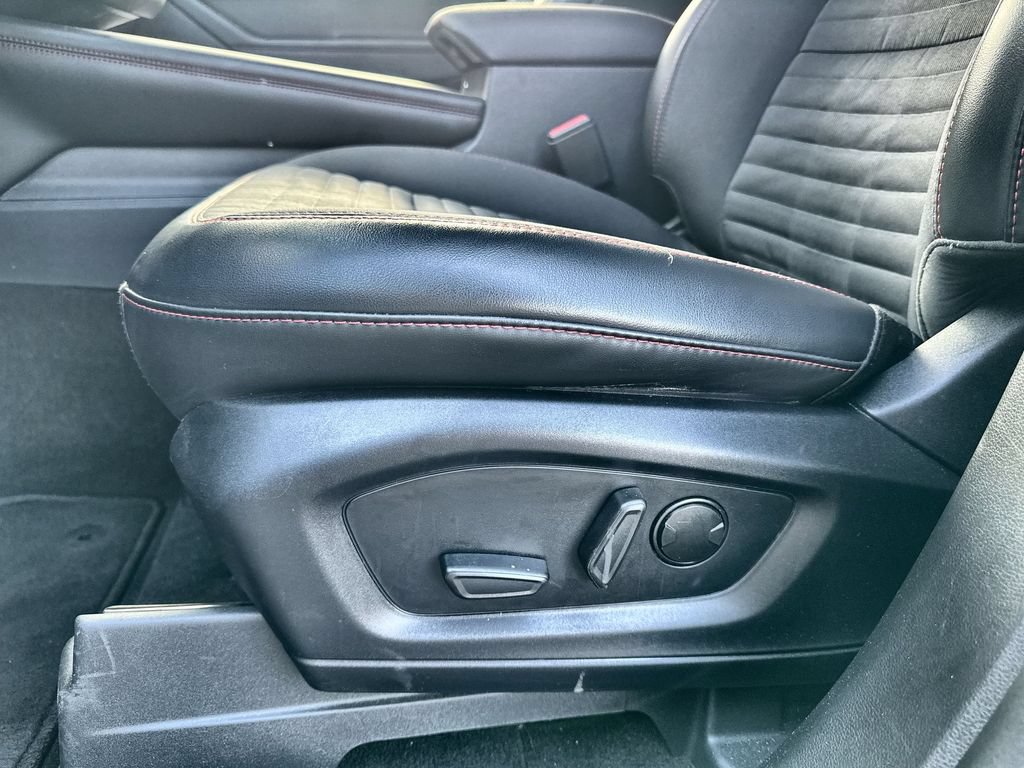 Used 2026 Ford Explorer ST-Line w/ ST-Line Street Pack RWD image 3