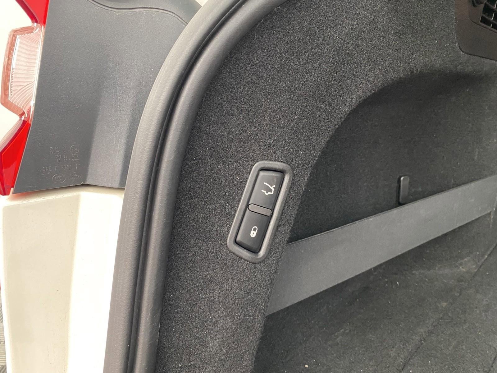 Used 2017 Maserati Levante S image 17