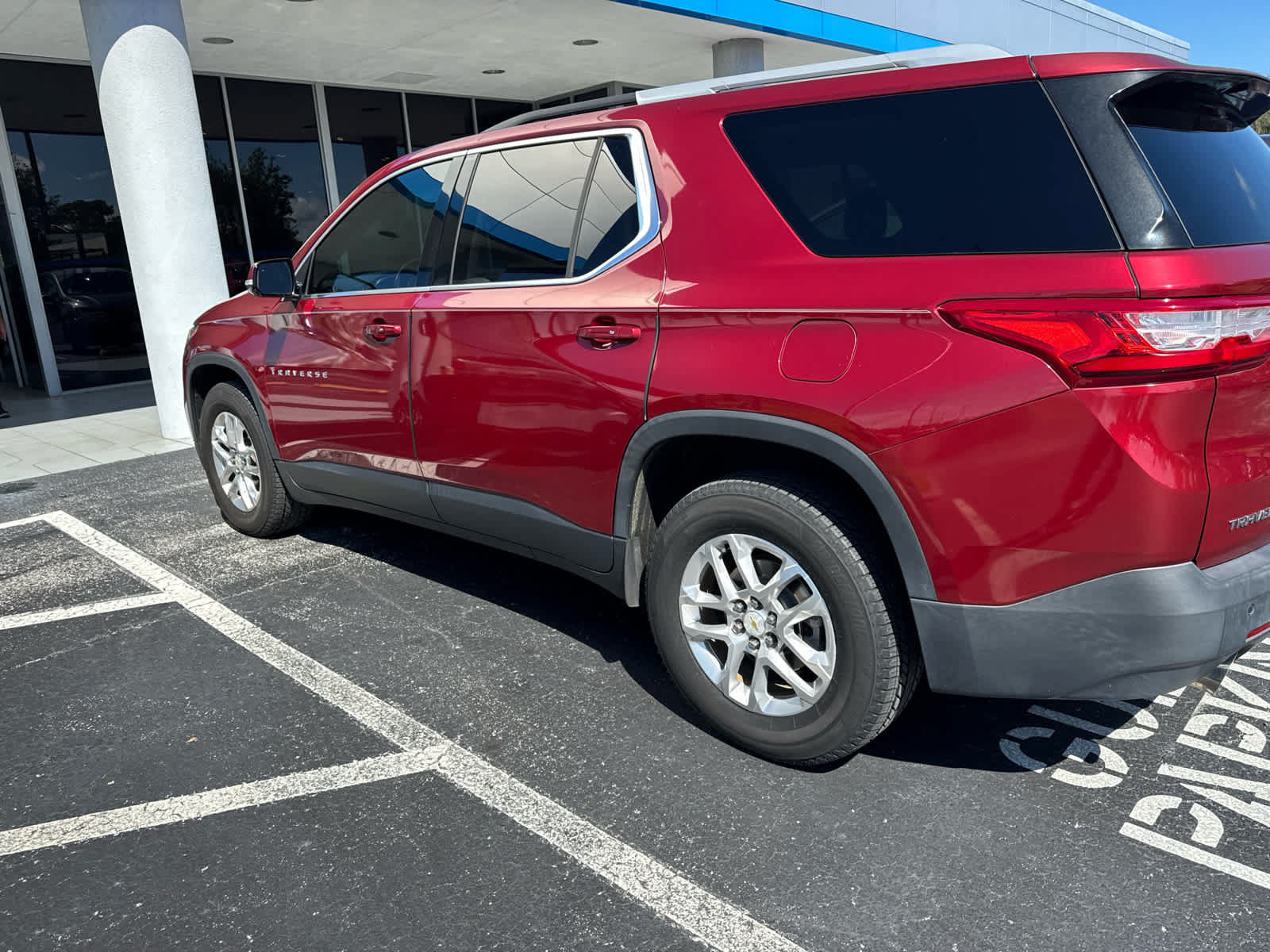 Used 2018 Chevrolet Traverse LT FWD image 8
