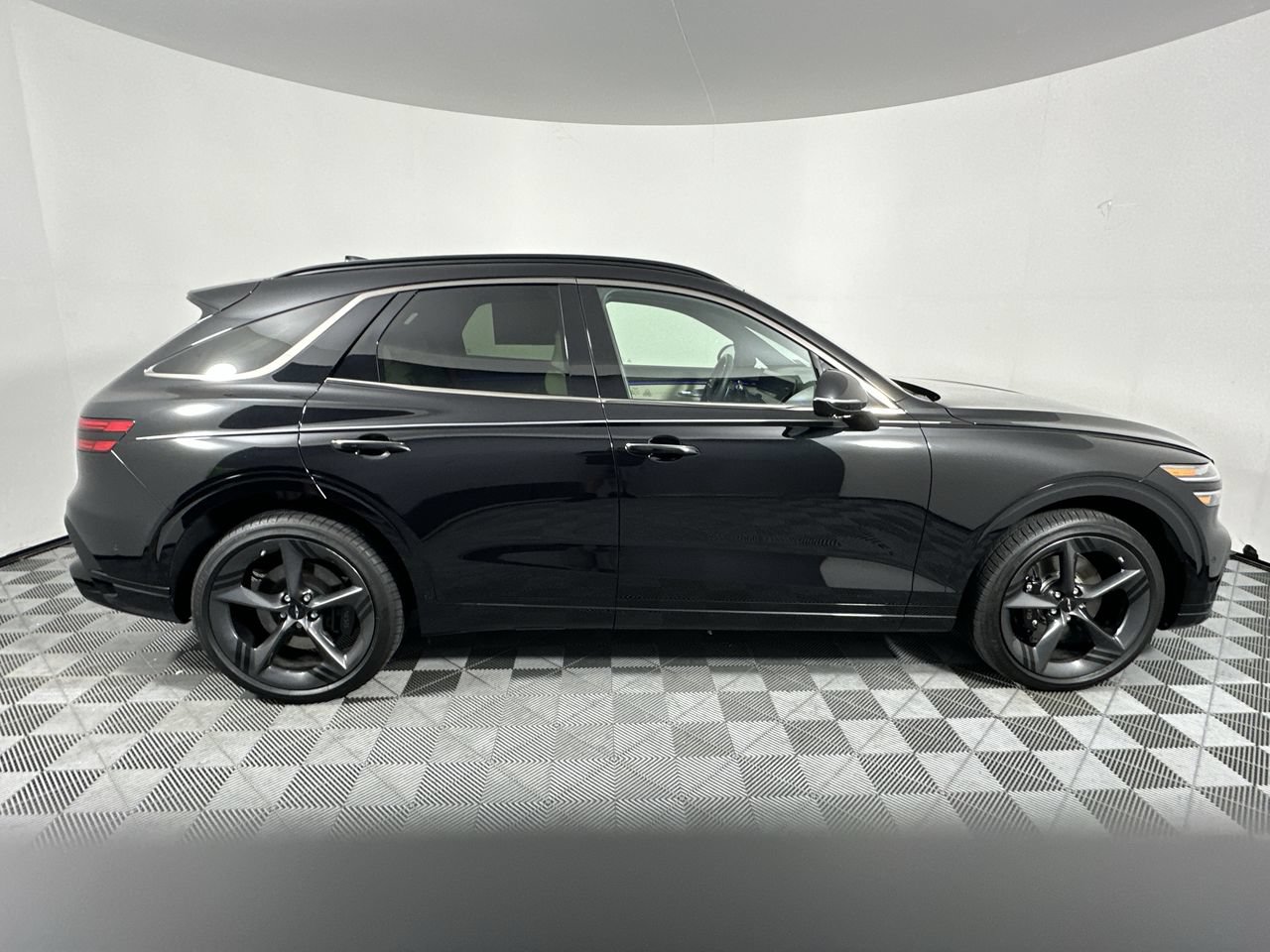 Used 2026 Genesis GV70 3.5T Sport Prestige AWD/4WD image 2