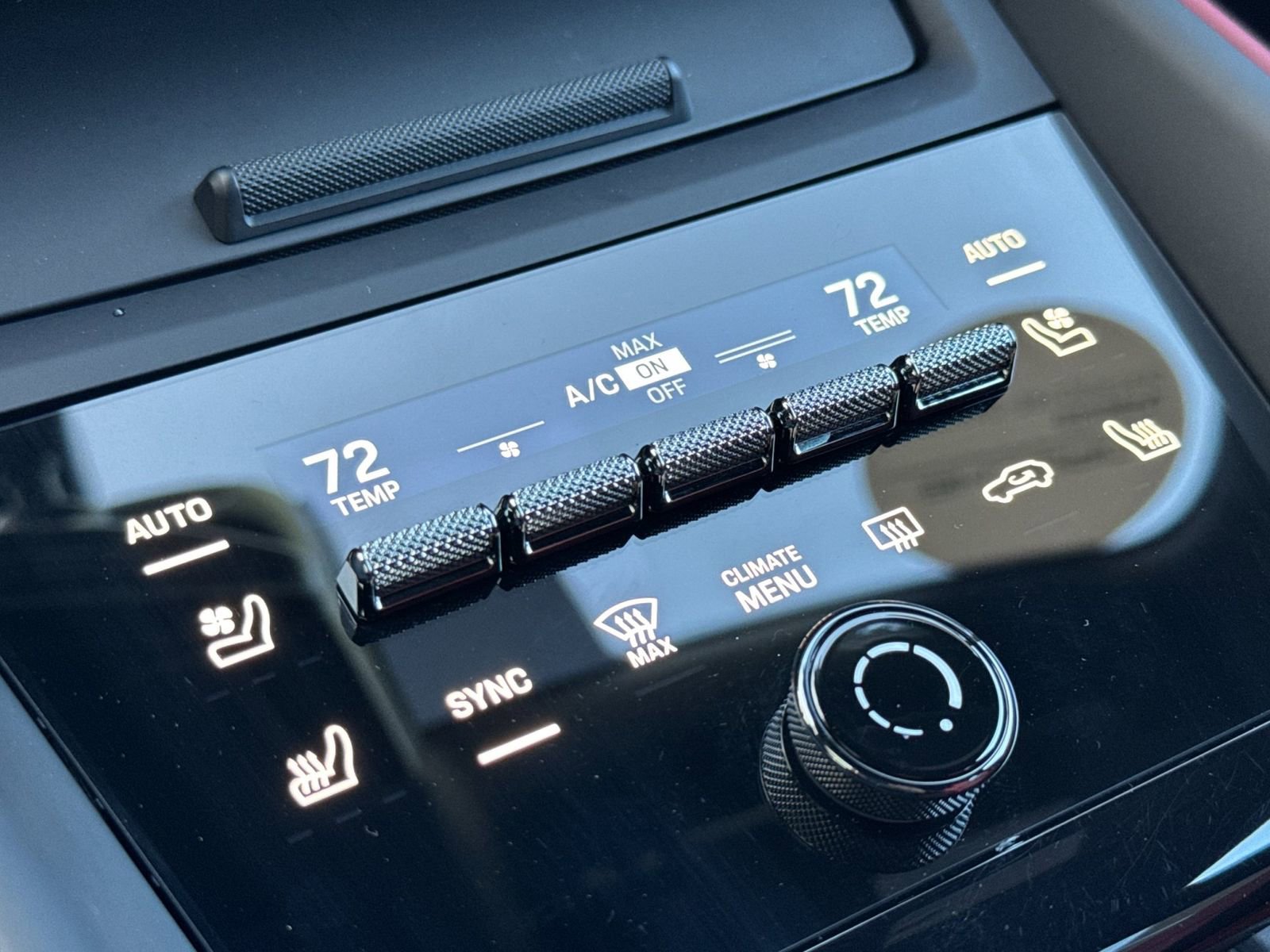 Certified 2025 Porsche Macan Electric image 25