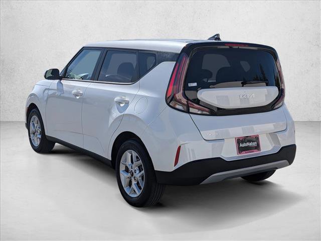Used 2025 Kia Soul LX w/ LX Technology Package image 8