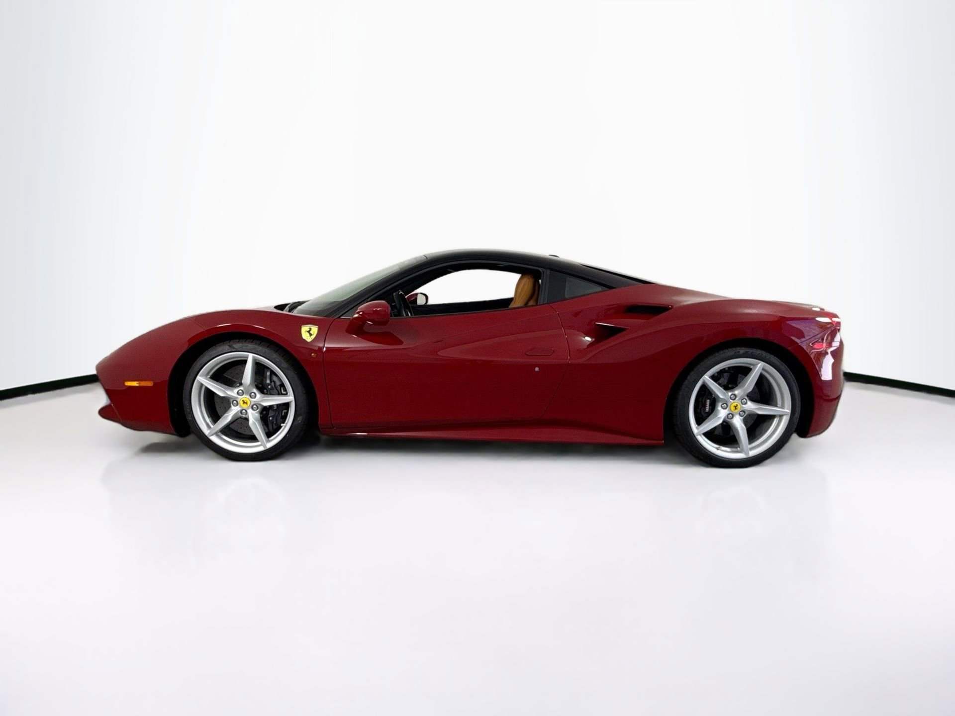 Certified 2019 Ferrari 488 GTB RWD image 4