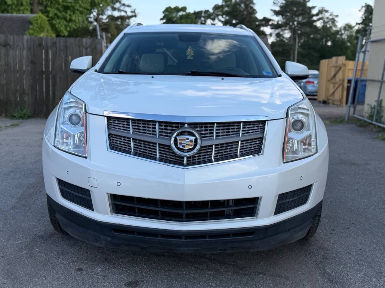 Used 2012 Cadillac SRX Luxury FWD image 2