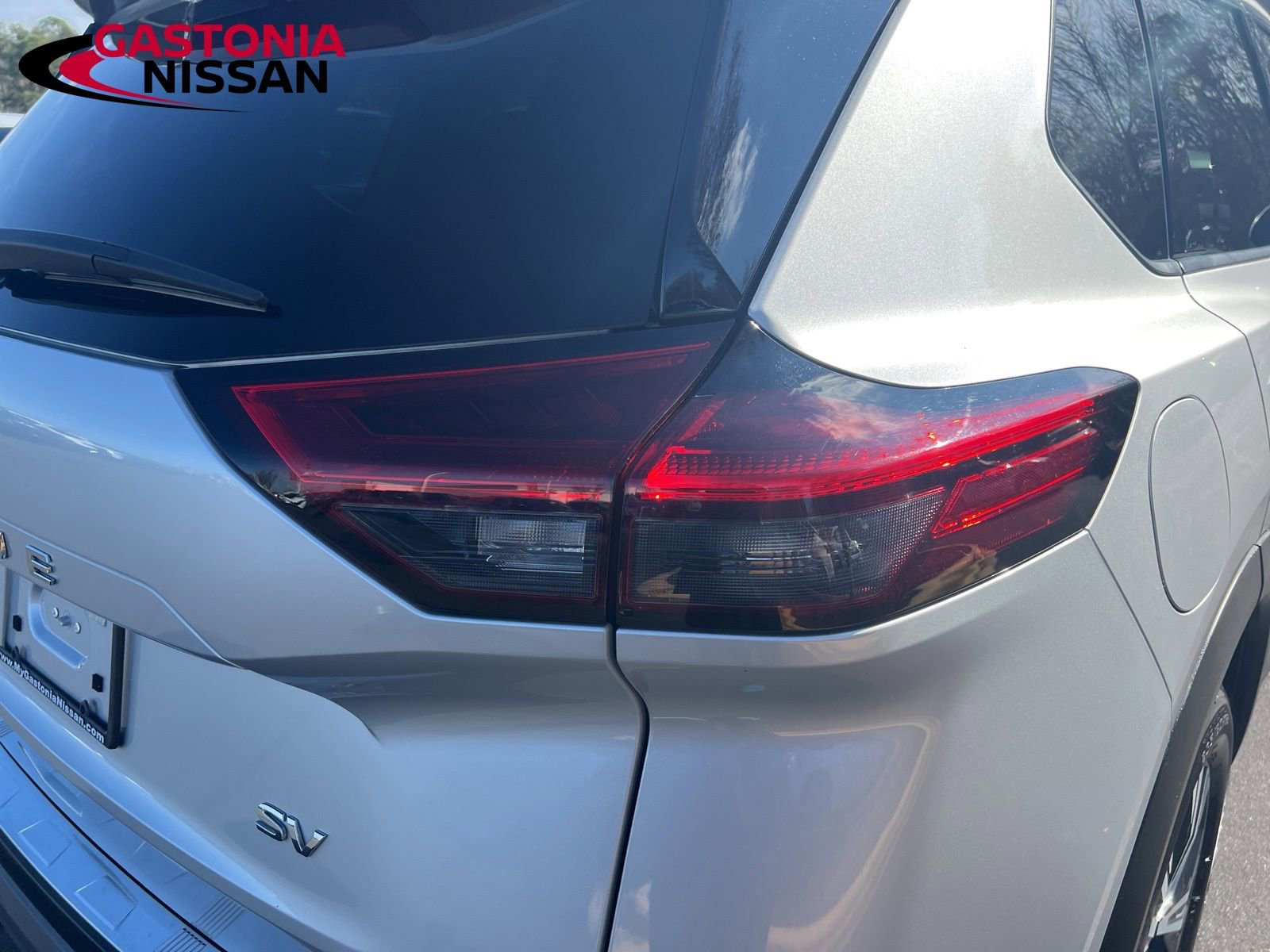 Used 2021 Nissan Rogue SV image 14