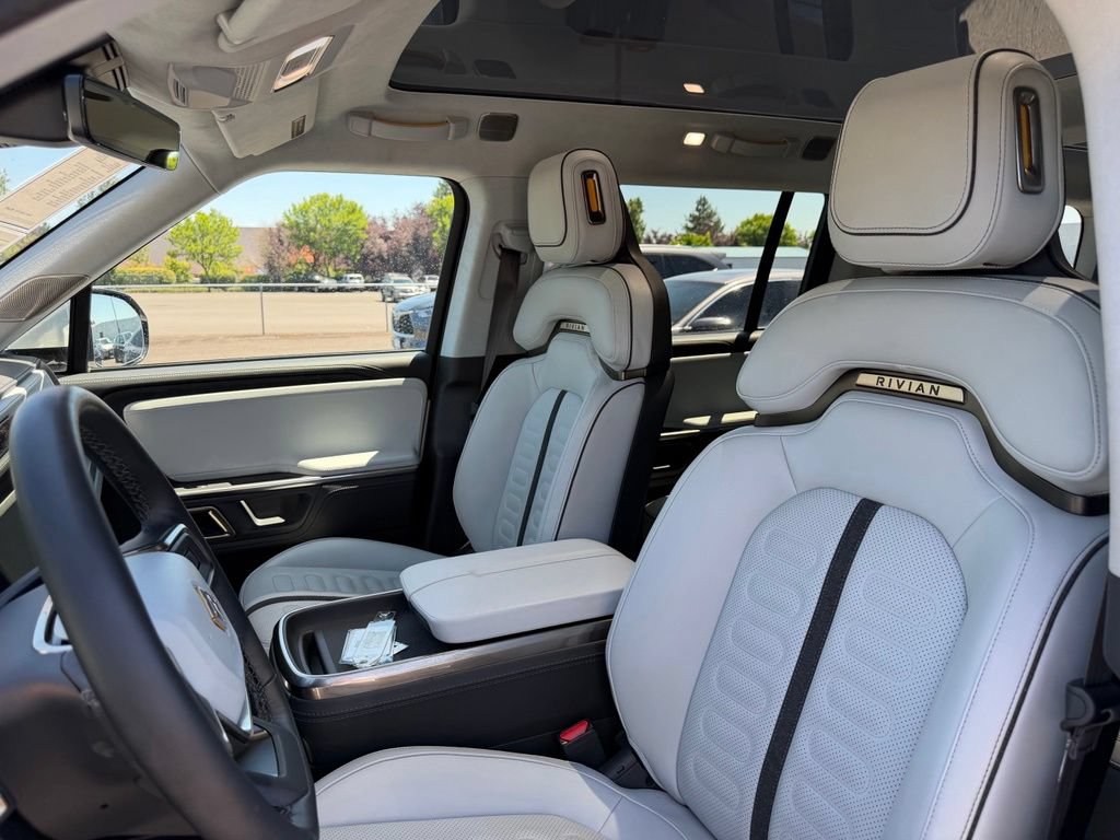 Used 2024 Rivian R1S Adventure AWD/4WD image 15