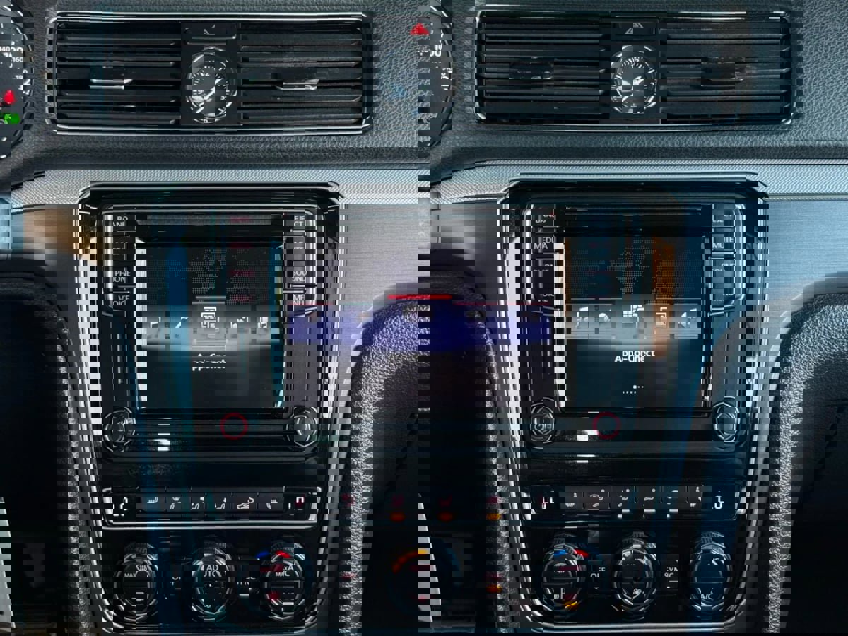 Used 2017 Volkswagen Passat 1.8T R-Line image 50