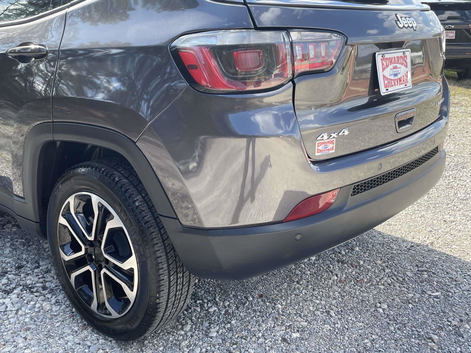 Used 2024 Jeep Compass Limited image 31