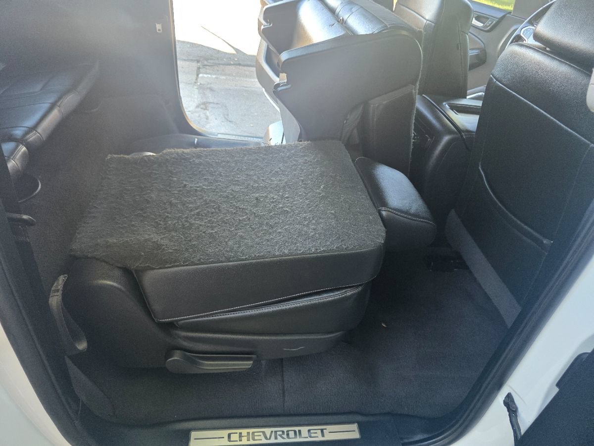 Used 2020 Chevrolet Suburban LT RWD image 35