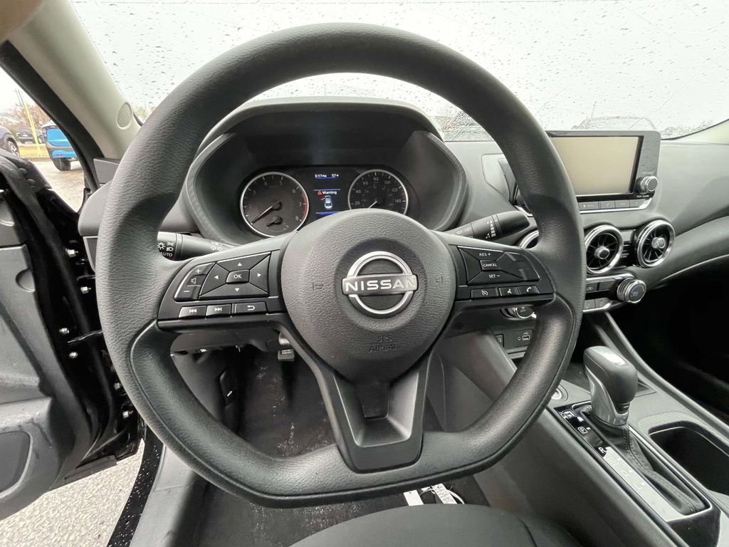 Used 2025 Nissan Sentra S image 17