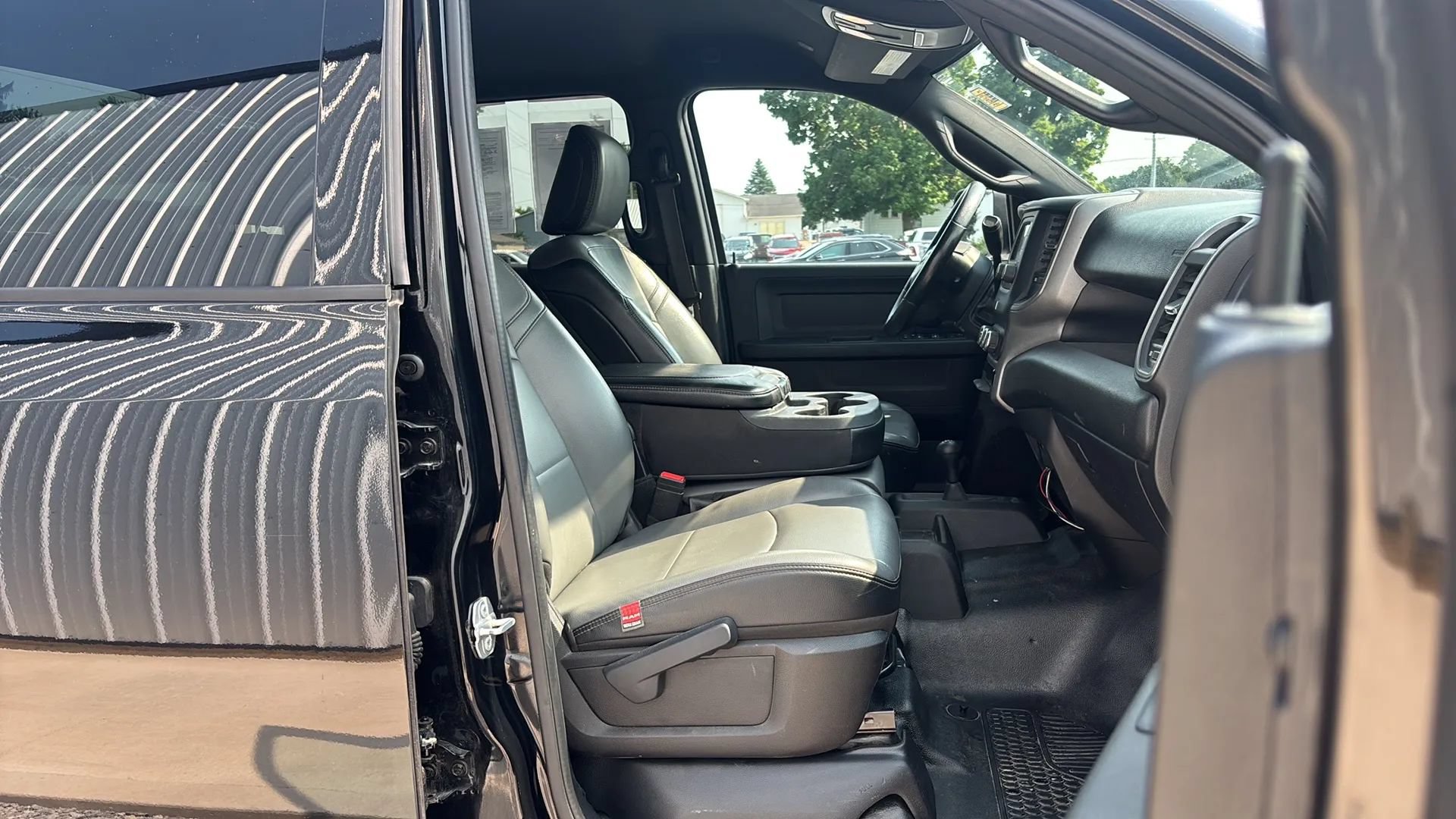 Used 2022 RAM 3500 Tradesman AWD/4WD image 17