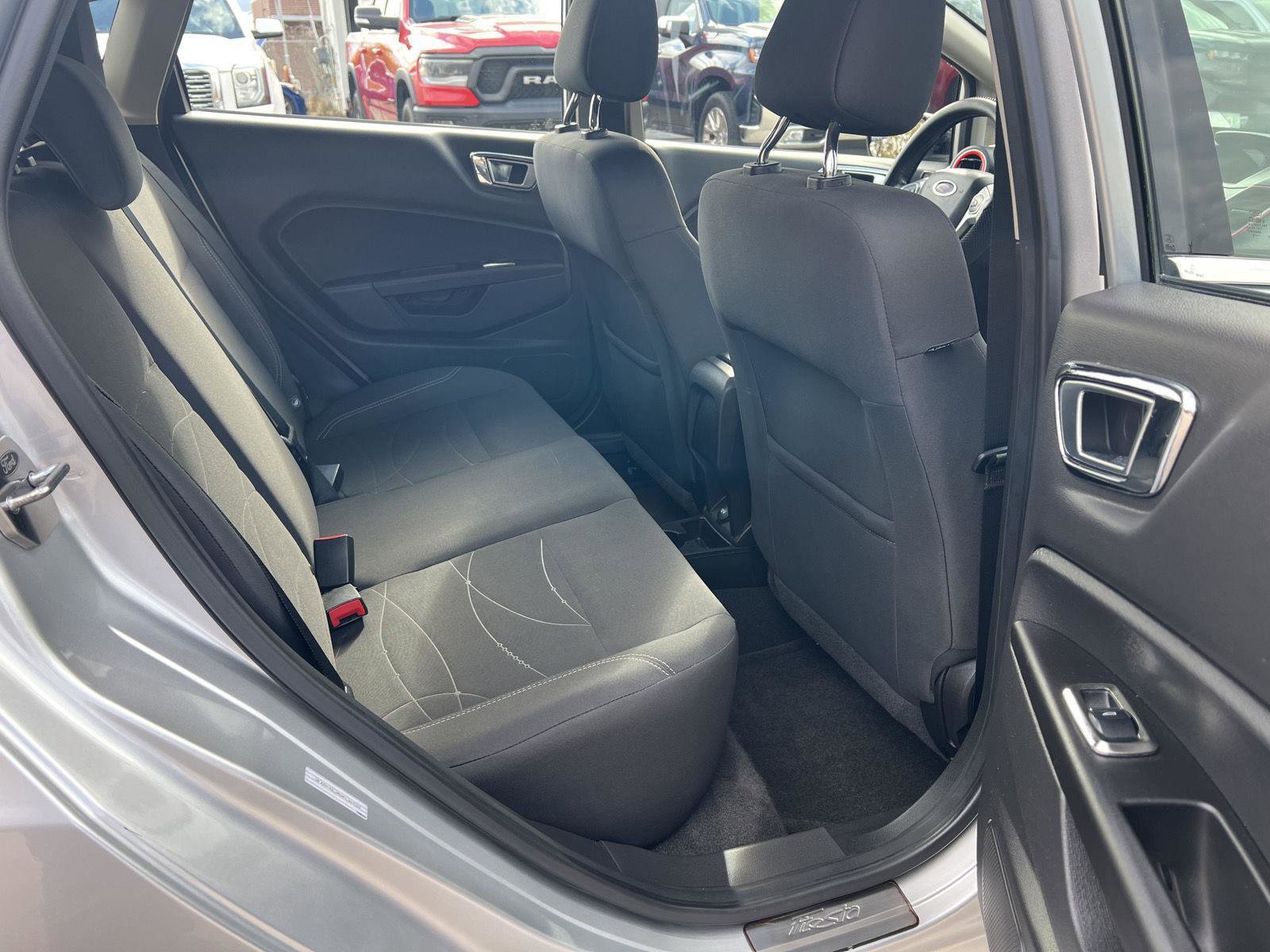 Used 2016 Ford Fiesta SE w/ SE Black Package image 21