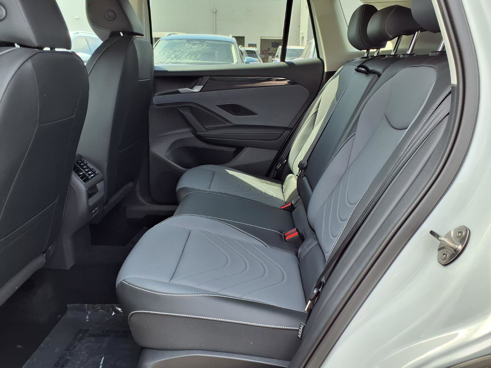 New 2026 Volkswagen Tiguan SE image 12