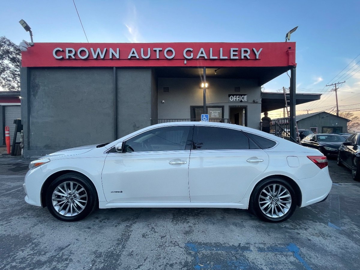 Used 2018 Toyota Avalon Limited FWD image 6