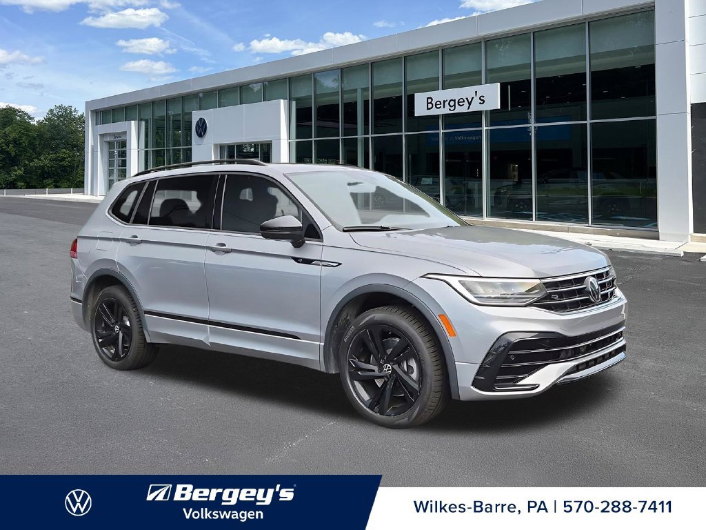 Certified 2024 Volkswagen Tiguan SE R-Line AWD/4WD image 14