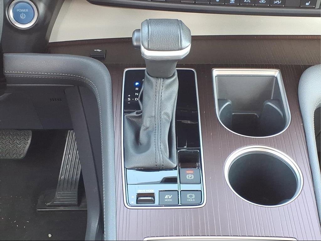 Used 2023 Toyota Sienna XLE image 23