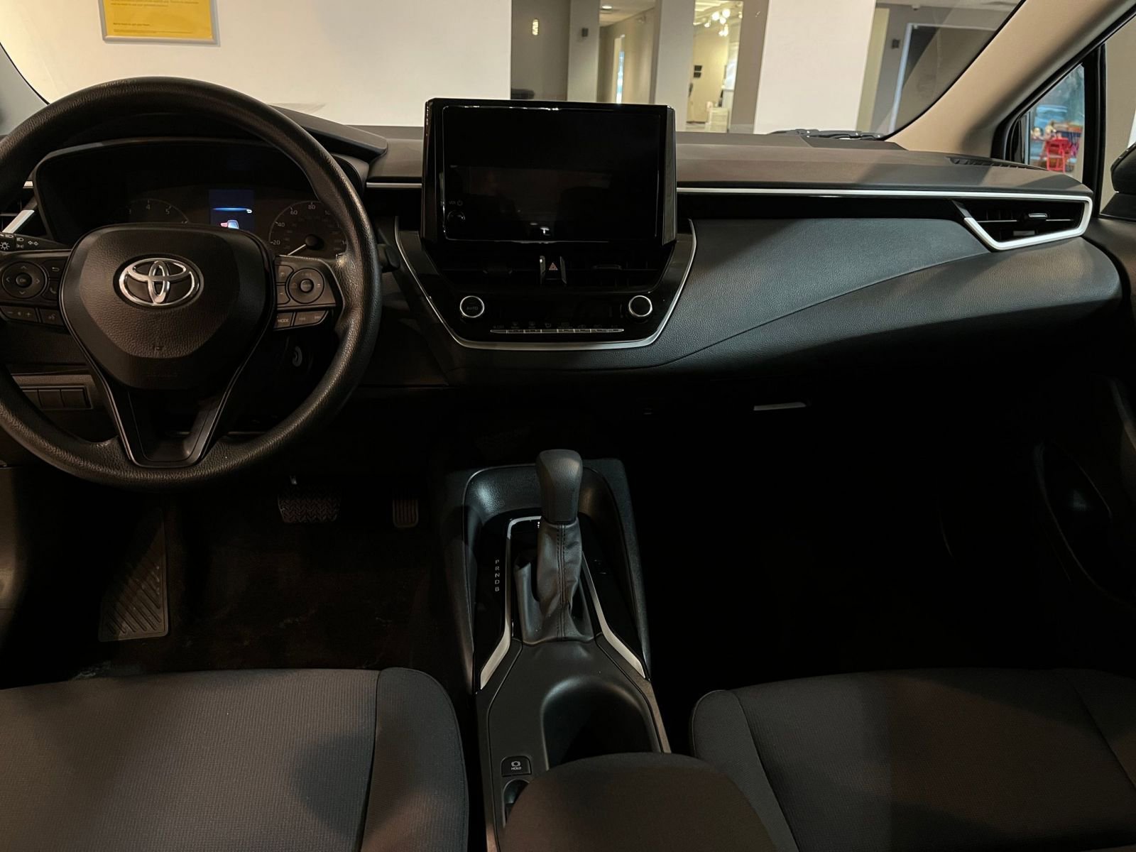 Used 2025 Toyota Corolla LE image 34