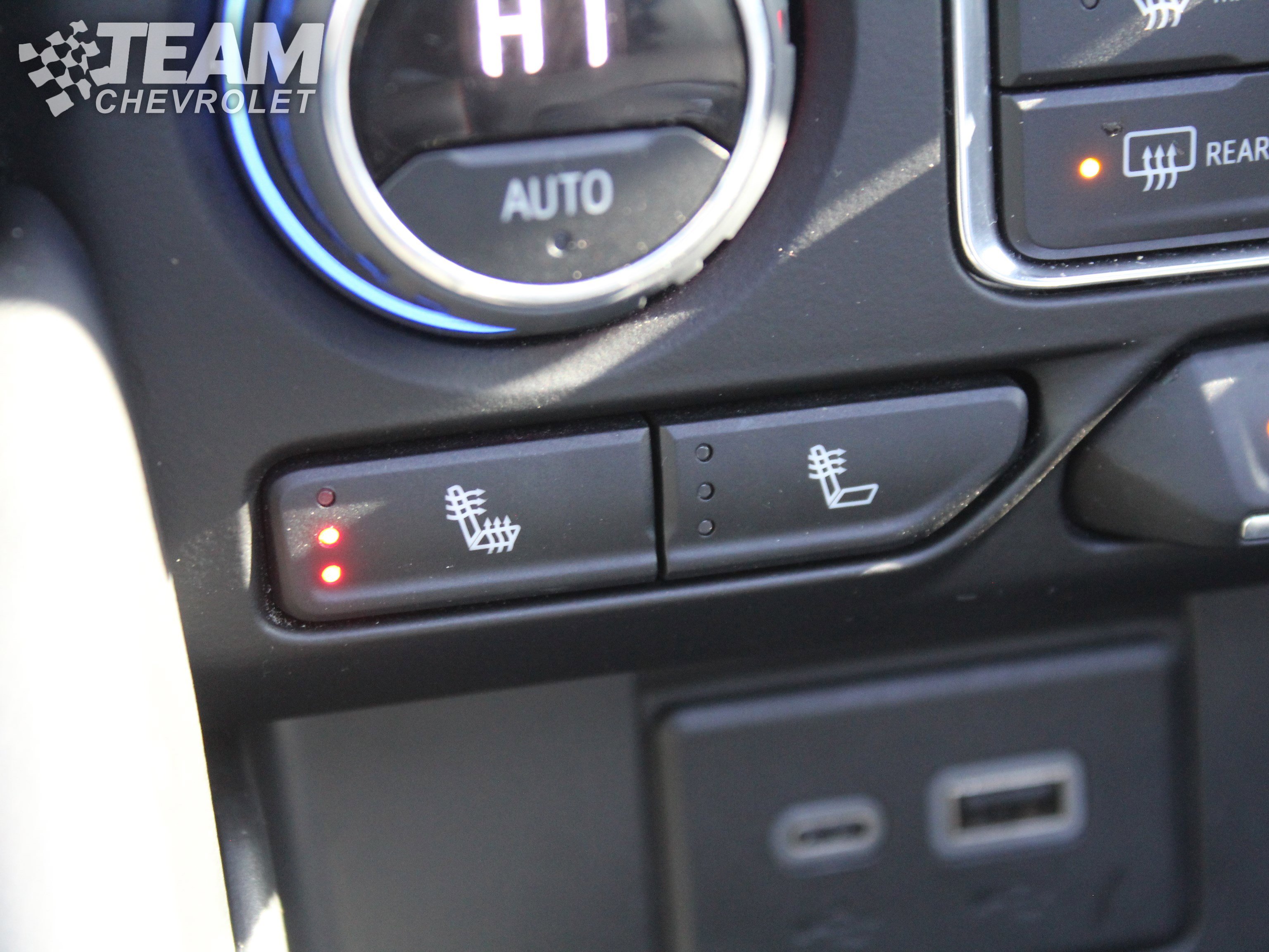 Certified 2024 Chevrolet Suburban RST w/ Luxury Package image 19