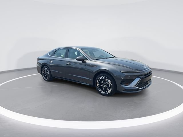 New 2026 Hyundai Sonata SEL FWD image 2