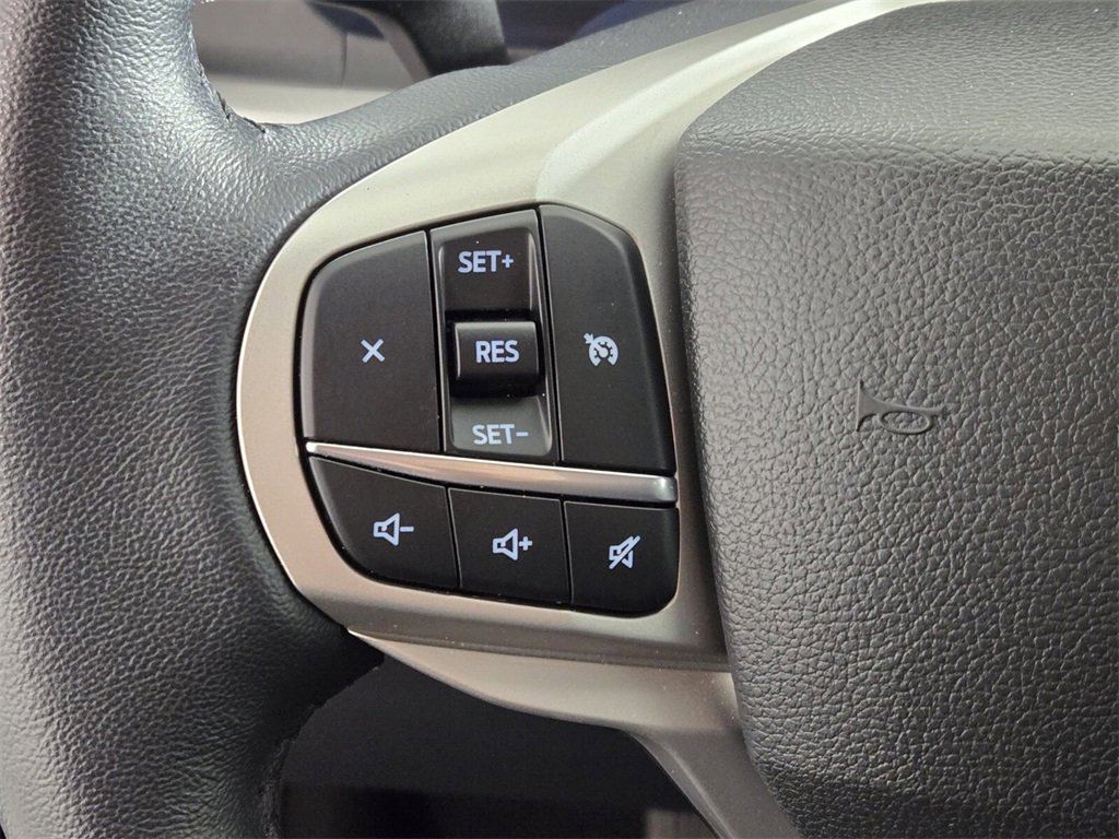 Used 2023 Ford Explorer XLT image 28