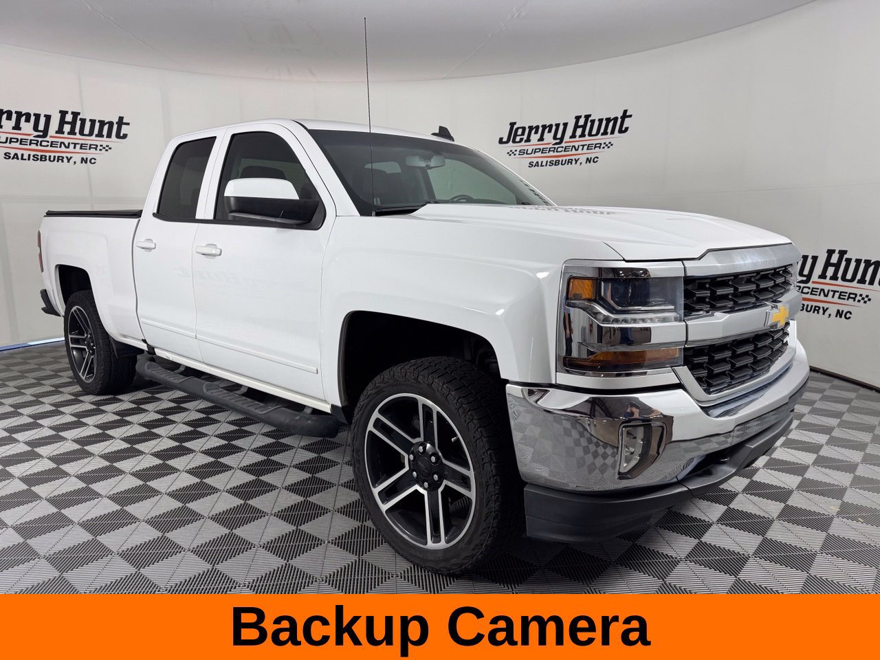 Used 2016 Chevrolet Silverado 1500 LT w/ LPO, Black Pack AWD/4WD image 6