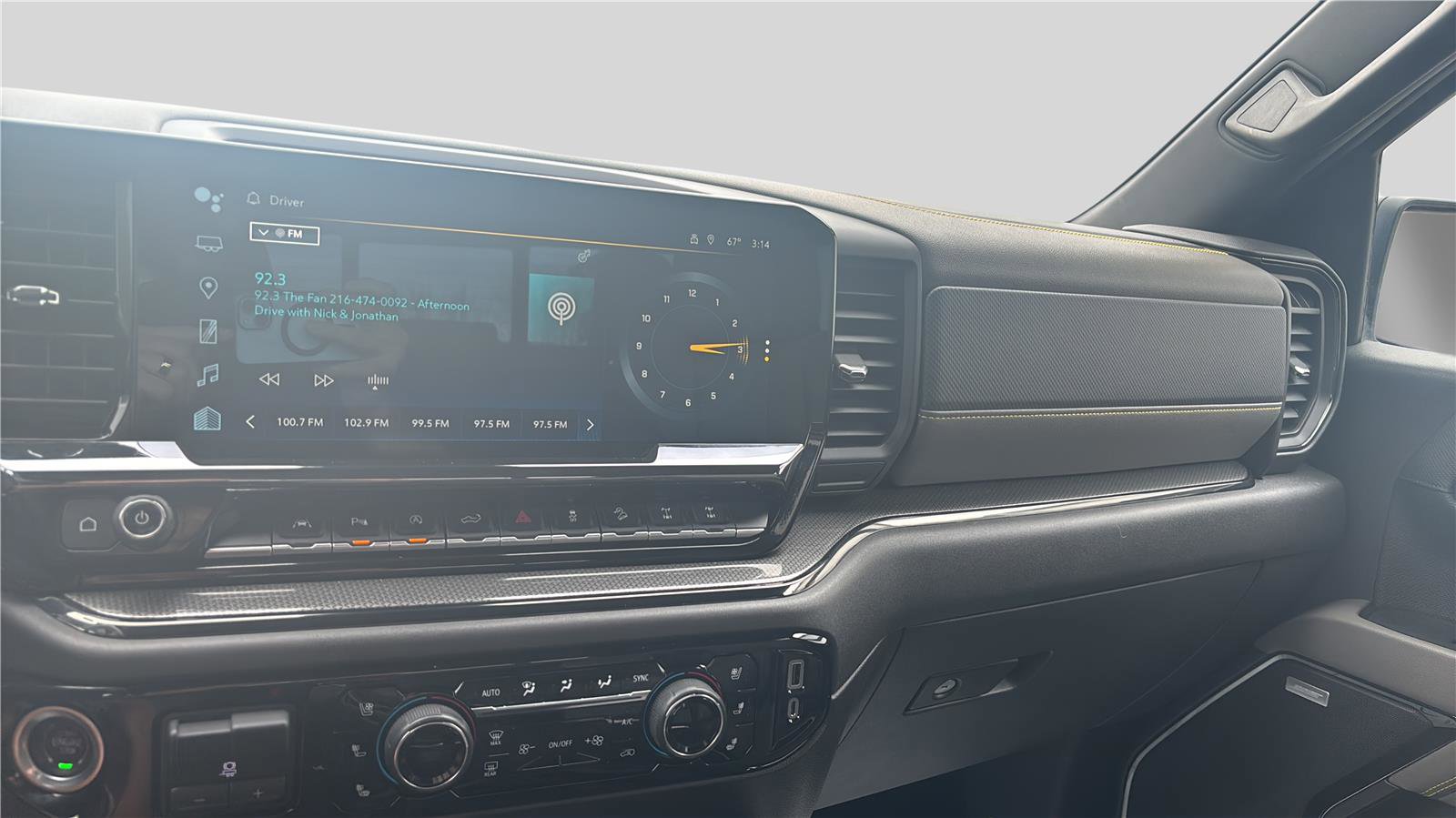 Used 2023 Chevrolet Silverado 1500 ZR2 w/ Technology Package image 11