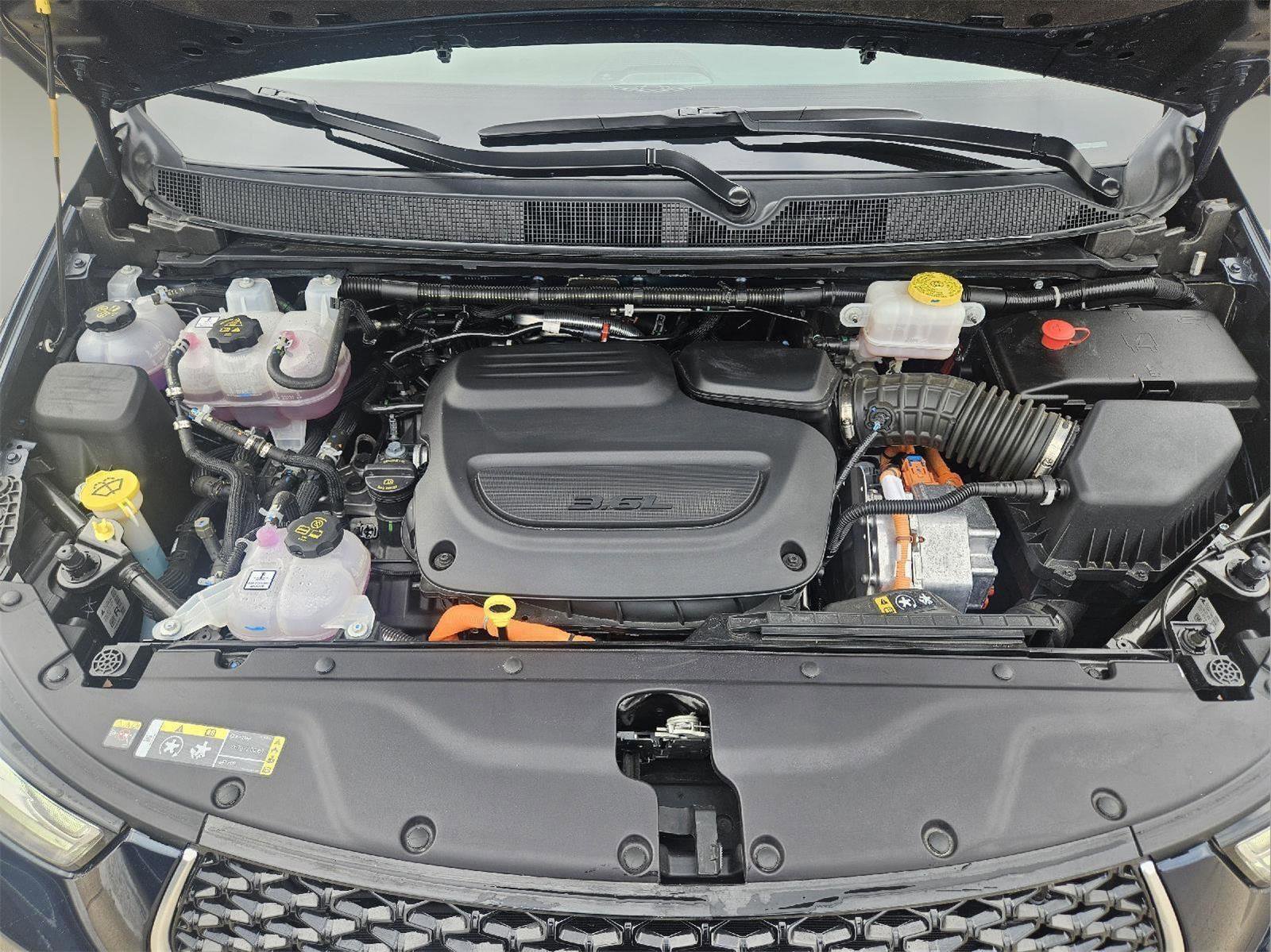 Used 2025 Chrysler Pacifica Pinnacle image 96