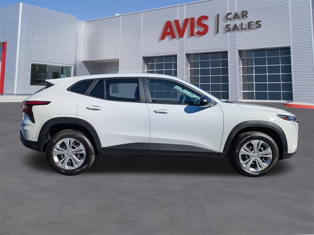 Used 2025 Chevrolet Trax LS image 5
