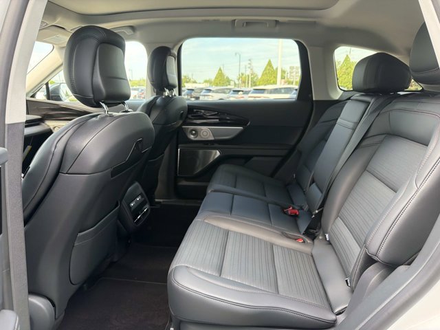 New 2026 Lincoln Nautilus Reserve AWD/4WD image 16