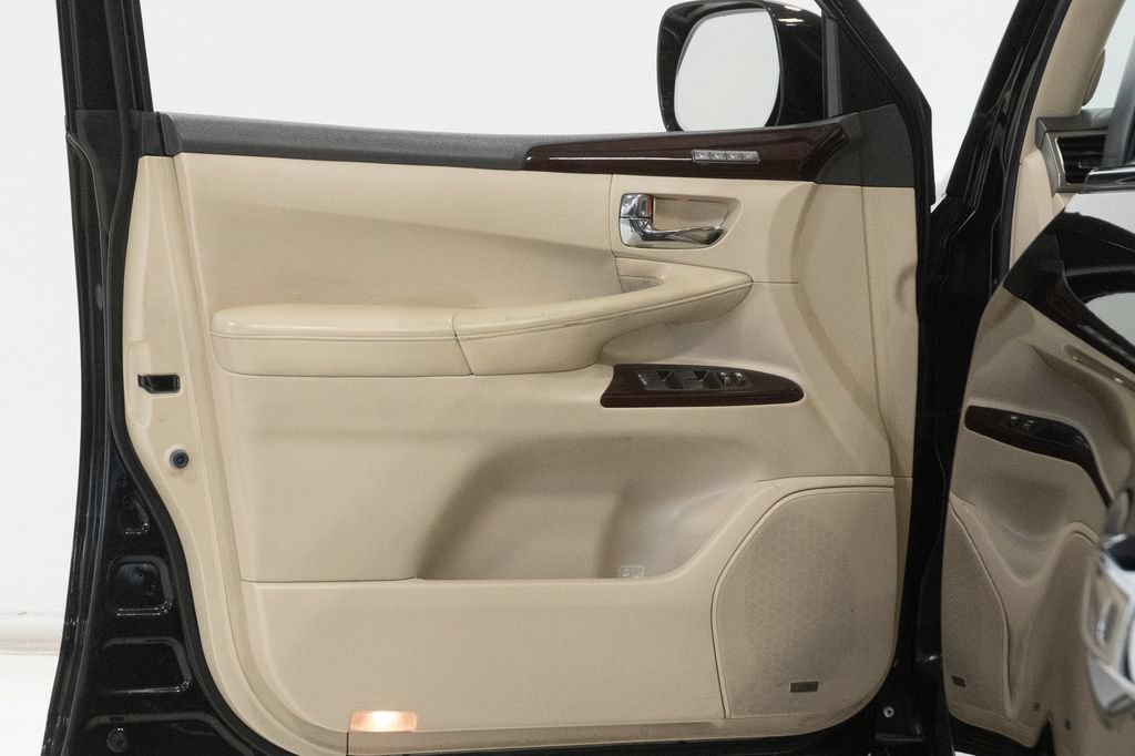 Used 2015 Lexus LX 570 4WD w/ Luxury Package image 8